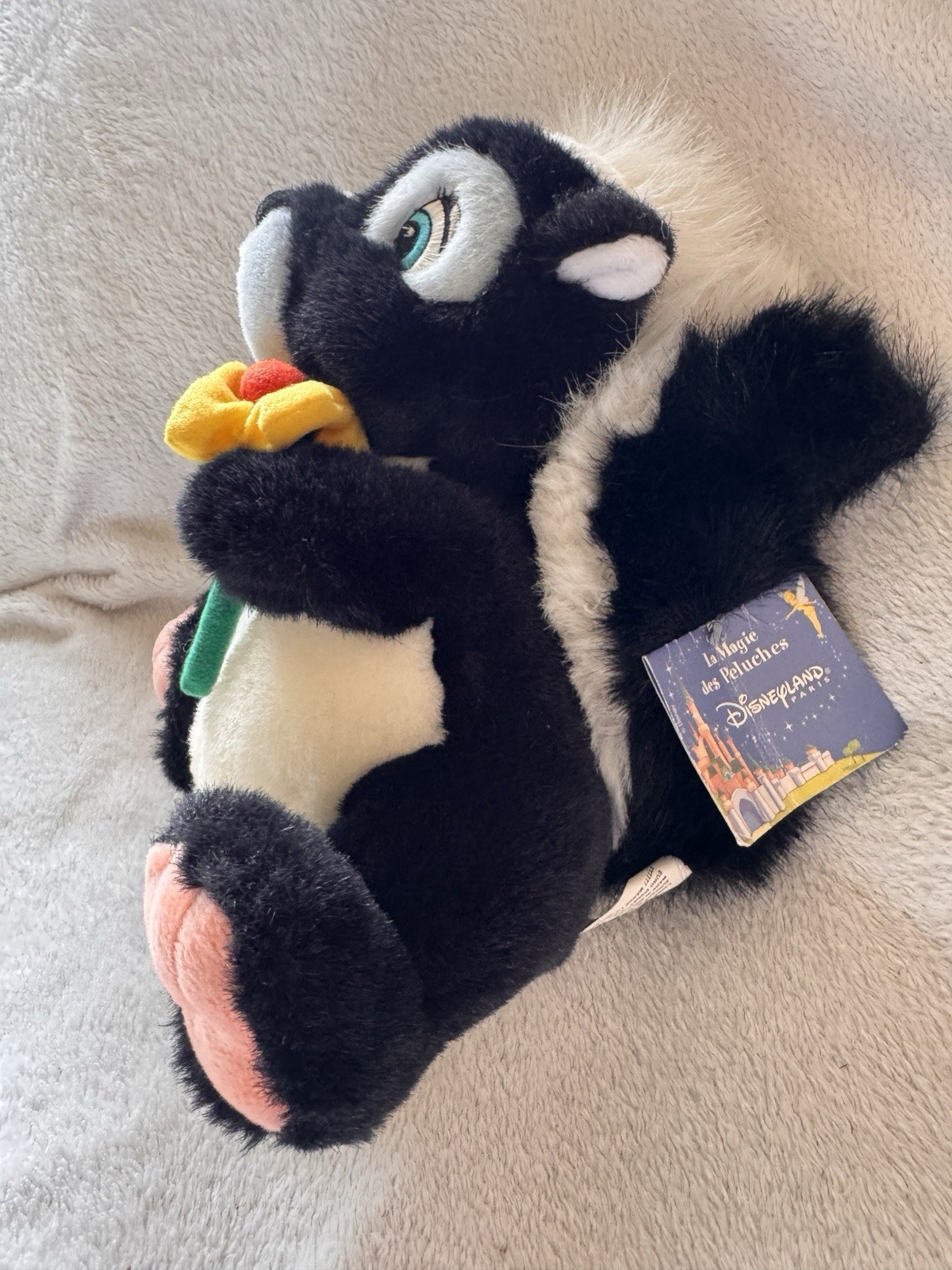 Peluche Bambi Flower the Skunk de Disney - Exclusivo de Disneyland París - Raro De colección
