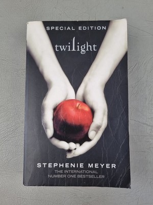 Twilight by Stephenie Meyer (Paperback, 2008) Book