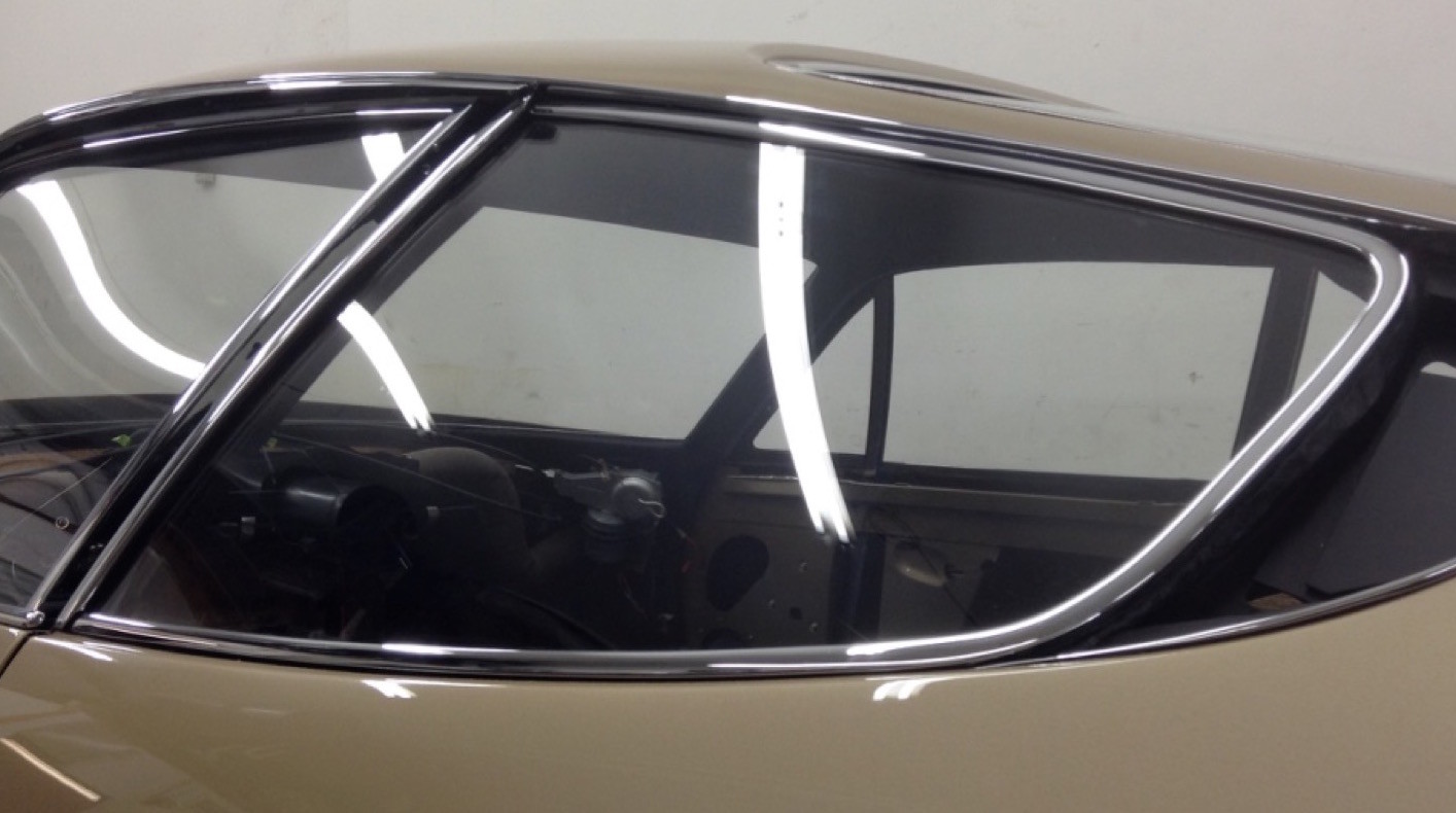 Ferrari 365 GTB/4 "Daytona" (Coupe) Rear Side (Quarter Window) Glass, New Pair
