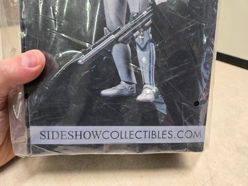 Sideshow Collectibles Star Wars Clone Trooper Deluxe 1:6 Scale Figure #1002063 - Picture 6 of 7