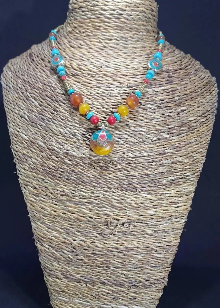 Collier tibétain fait main EthnicPro C04 pour sublimer vos tenues sans allergie