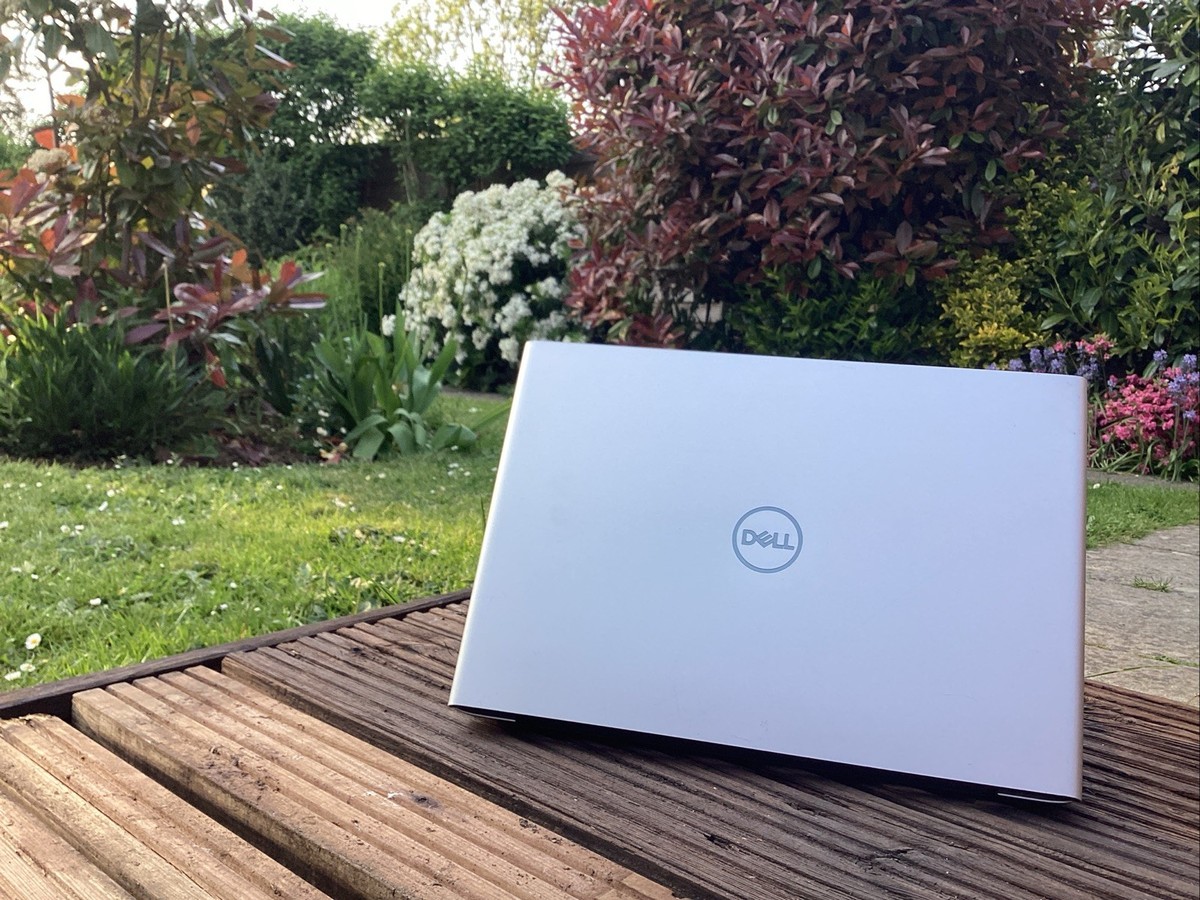 Dell Vostro 5471 Intel Core i5 8GB RAM 256GB NVMe SSD UK