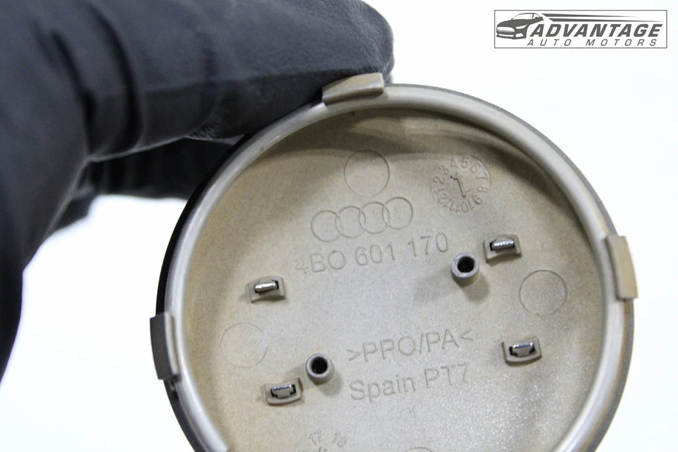 AUDI Q3 QUATTRO 2015-2018 LLANTA DELANTERA O TRASERA TAPACUBOS CENTRAL OEM Foto 4 de 4