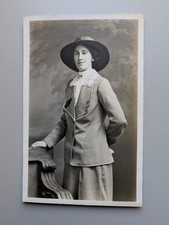 OLD PHOTO WOMAN FASHION SUIT HAT GLAMOUR SEAFORTH SOCIAL HISTORY Z 585