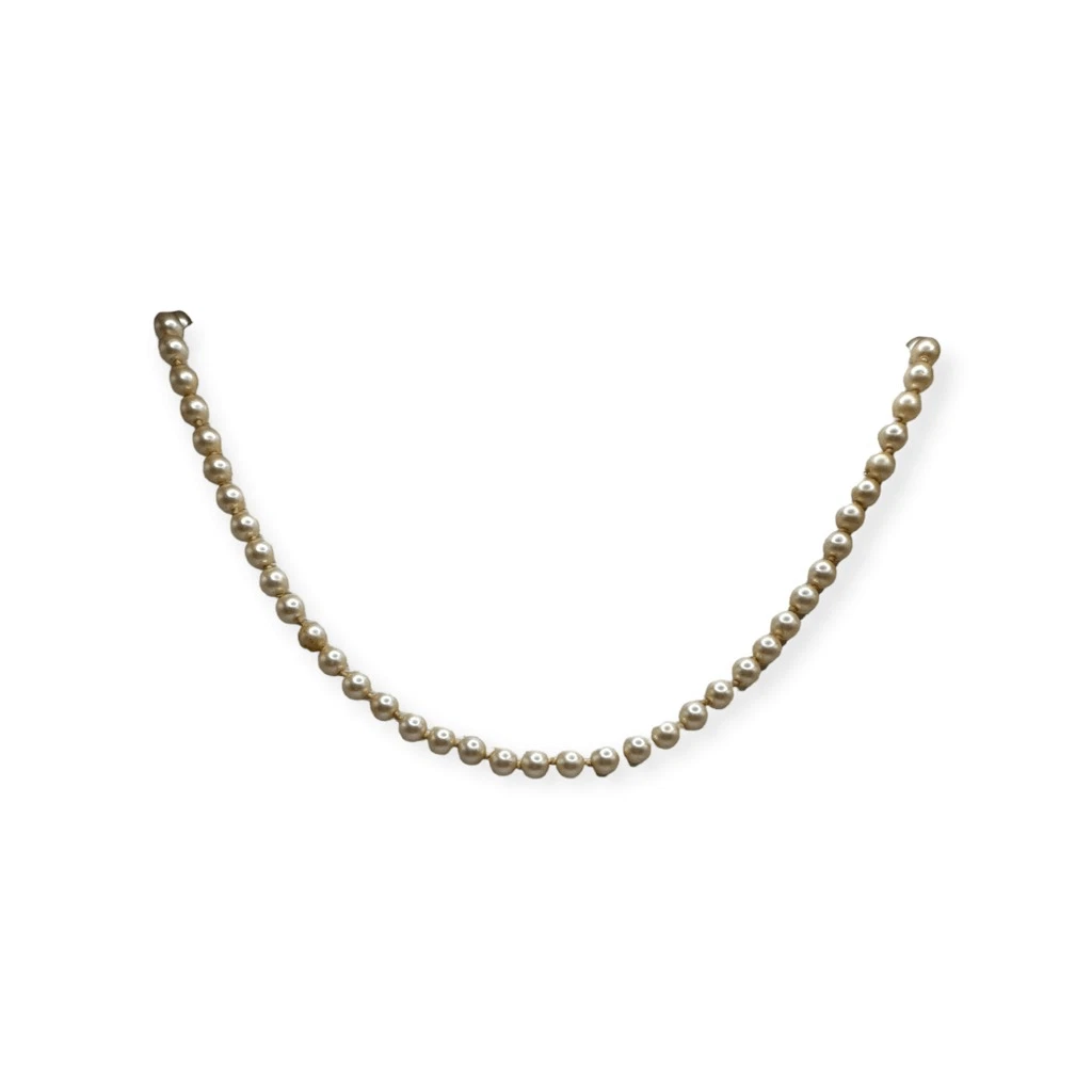 Vintage faux pearl necklace 16 inches in length costume jewelry
