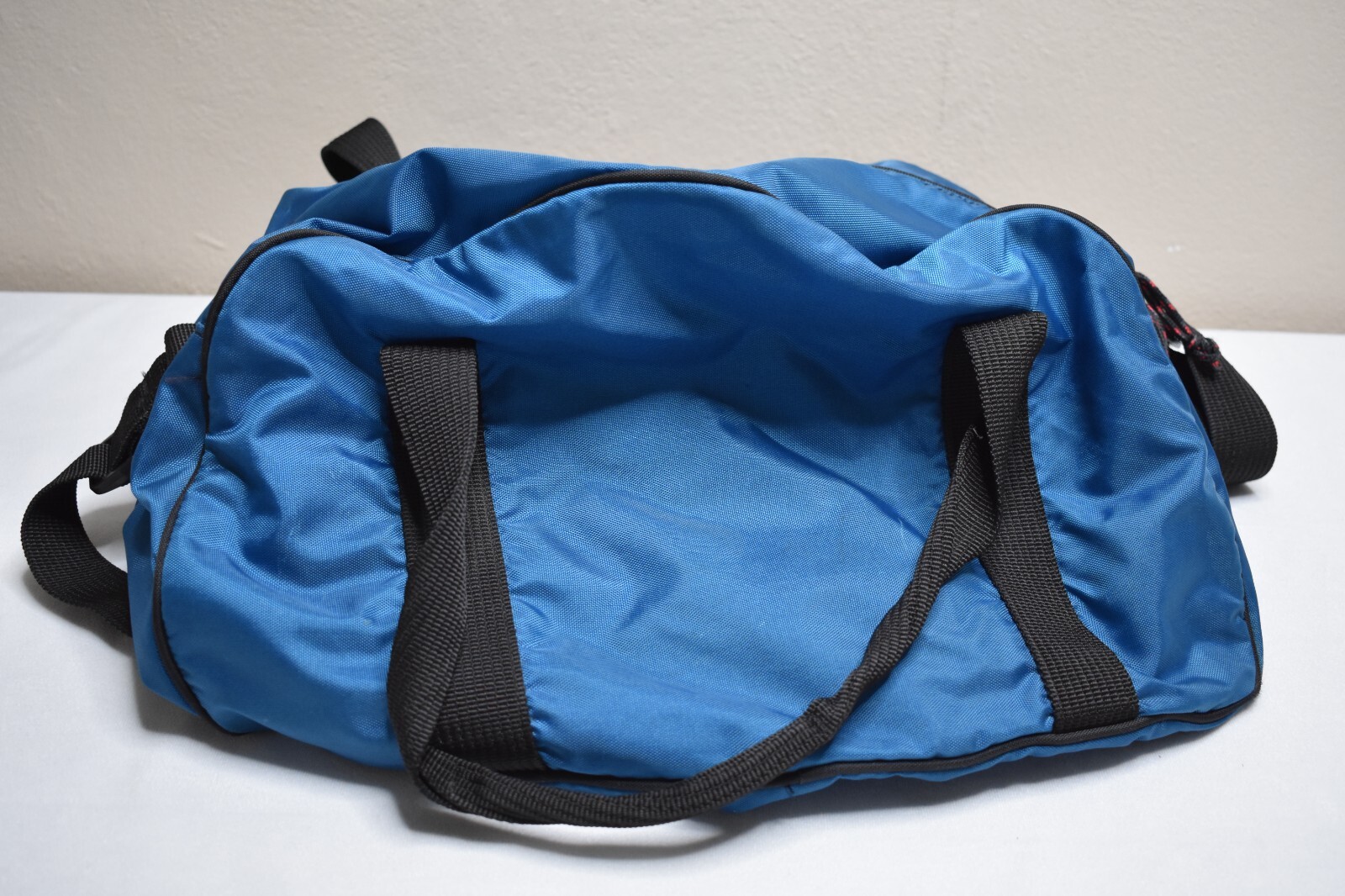 Rare Vintage NIKE Spell Out Zipped Mesh Duffle Exerci… Gem