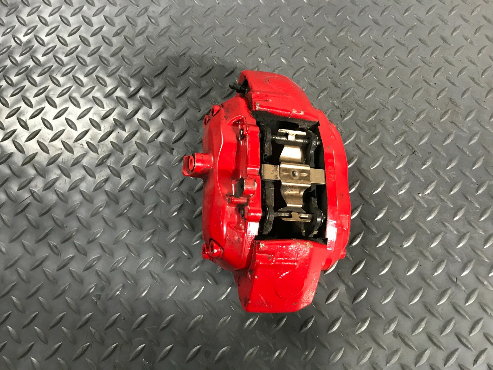 04-08 Maserati Quattroporte M139 Front Wheel Brake Caliper Right Side BREMBO Red