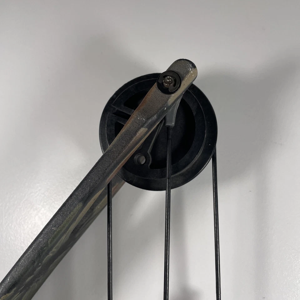 Bear Archery Panther 2 II Compound Bow Right Hand DL 30” DW 55lbs SL 38” - Image 3 of 4