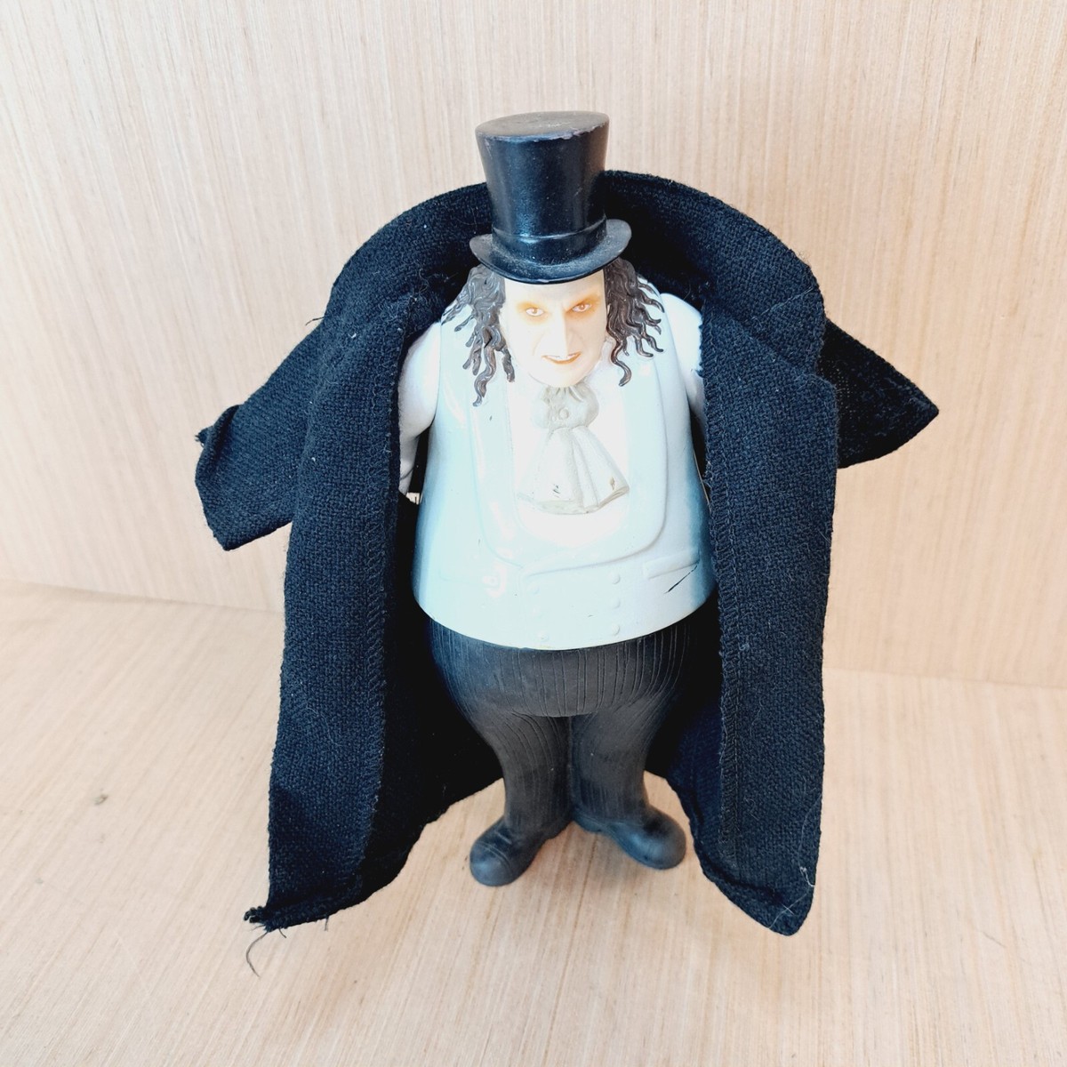 Vintage Penguin Batman Returns 9” Figure 1992 DC Comics W/ Jacket 