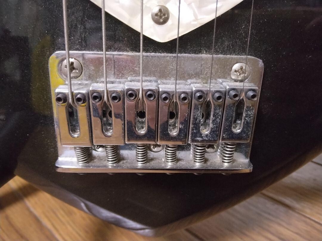 Daisy Rock Heart Breaker Electric Guitar with Gig Bag Rare Daisy Rock Heart Breaker Electric Guitar with Gig Bag Rare
