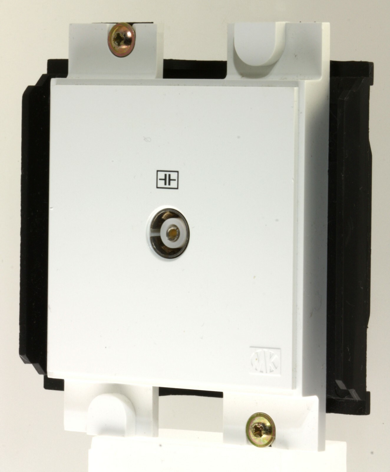 MK Powerlink Plus - 1981 WHI - 1 Gang Isolated Co-axial Socket Outlet NEW
