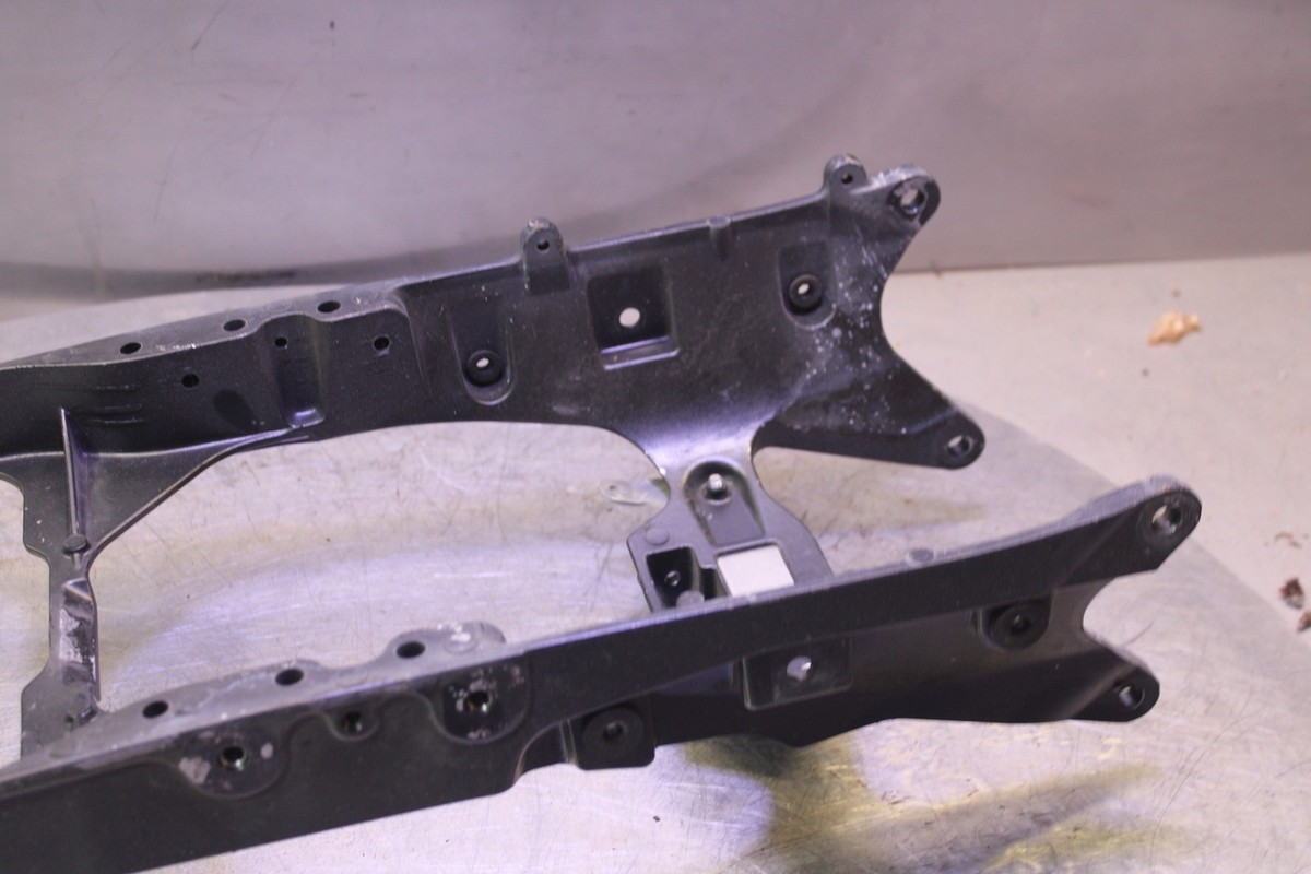 06-07 KAWASAKI NINJA ZX10R REAR SUBFRAME BACK SUB FRAME 32160-0133