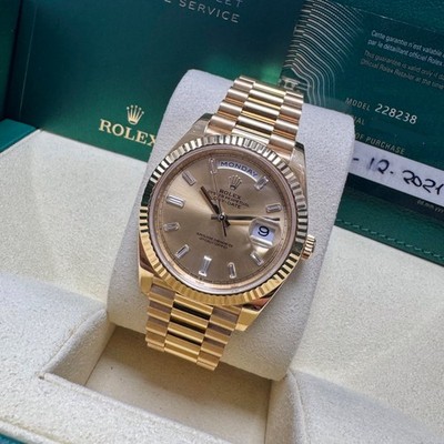 2021 Rolex DayDate 40mm 228238 Champagne Dial Fluted Bezel YG Presidential B&P