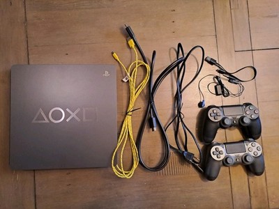 Sony PS4 Slim 1TB   Days of Play Limited Edition (Steel Black) 2 Controller OVP