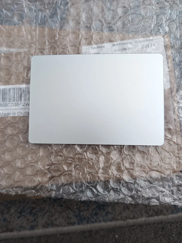 For Apple MacBook Air 13' A1932 Trackpad Touchpad - Silver - Image 3 of 3