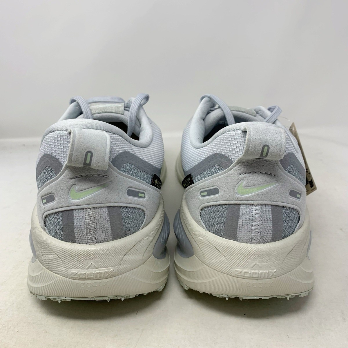 Nike Vomero 18 GORE-TEX \'Pure Platinum\' HQ7001-003 Multi Size Running shoes Nike Vomero 18 Gore-Tex | Foot-Store main image 3