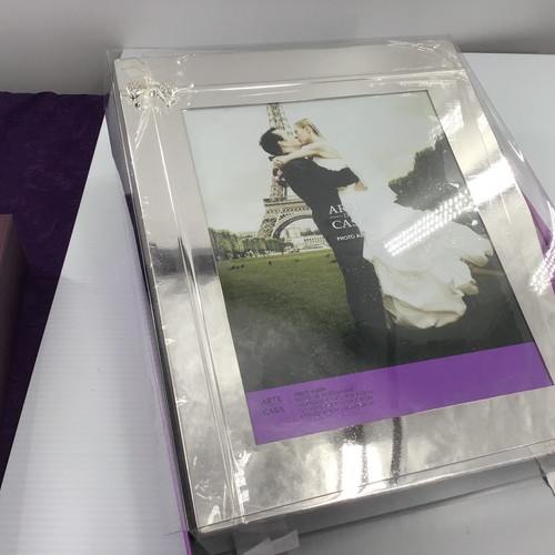 Arte Casa Wedding Photo Album, present never used