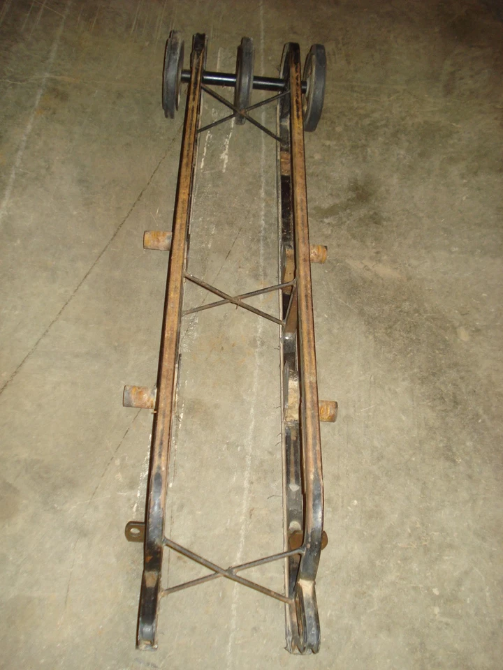 Arctic Cat Panther 399 Kohler 1970 suspensión trasera marco deslizante rieles deslizantes Foto 2 de 4