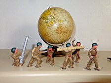 BARCLAY MANOIL VTG TOY SOLDIERS POD FOOT LOT OF 6 GRENADE, BUGLE, FLAME THROWER