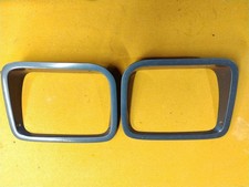 Jeep Wrangler Yj Headlight Bezels Trim 87-95 Jewel Blue Pair Oem W Hardware Jeep Wrangler Yj Headlight Bezels Trim 87-95 Jewel Blue Pair Oem W Hardware