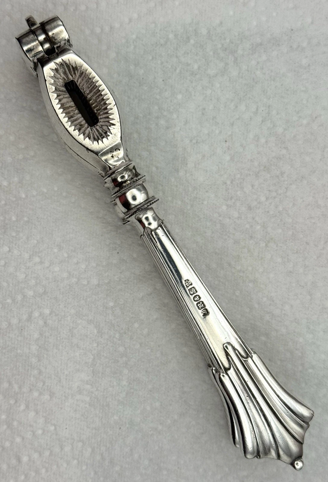 1874 - 1930 Silver-Plated Nutcracker By John Round & Son (Sheffield) - Gorgeous
Opens in a new windo