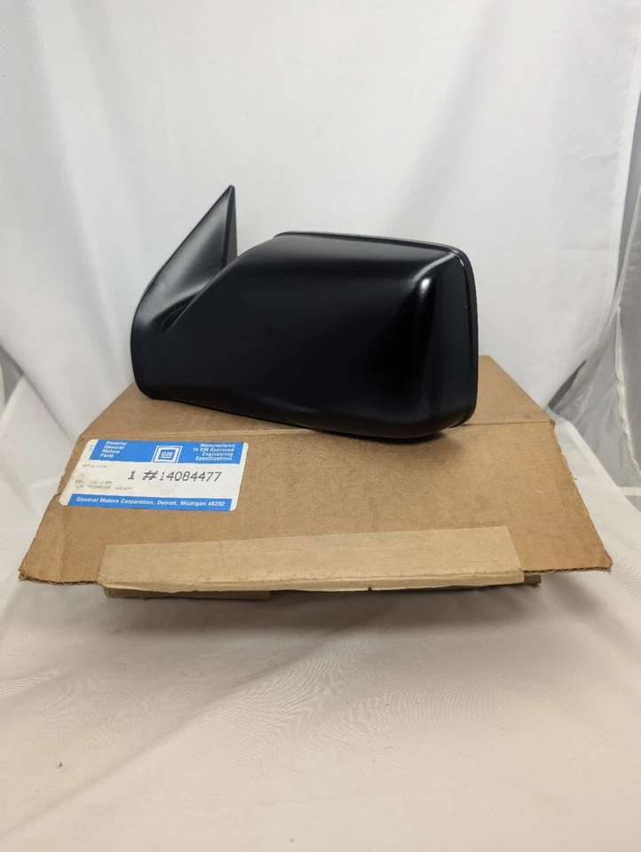 Conjunto de espejo retrovisor NOS GM LH 14084477 Chevy Geo Spectrum 1985-1989 con vidrio, negro Foto 3 de 4