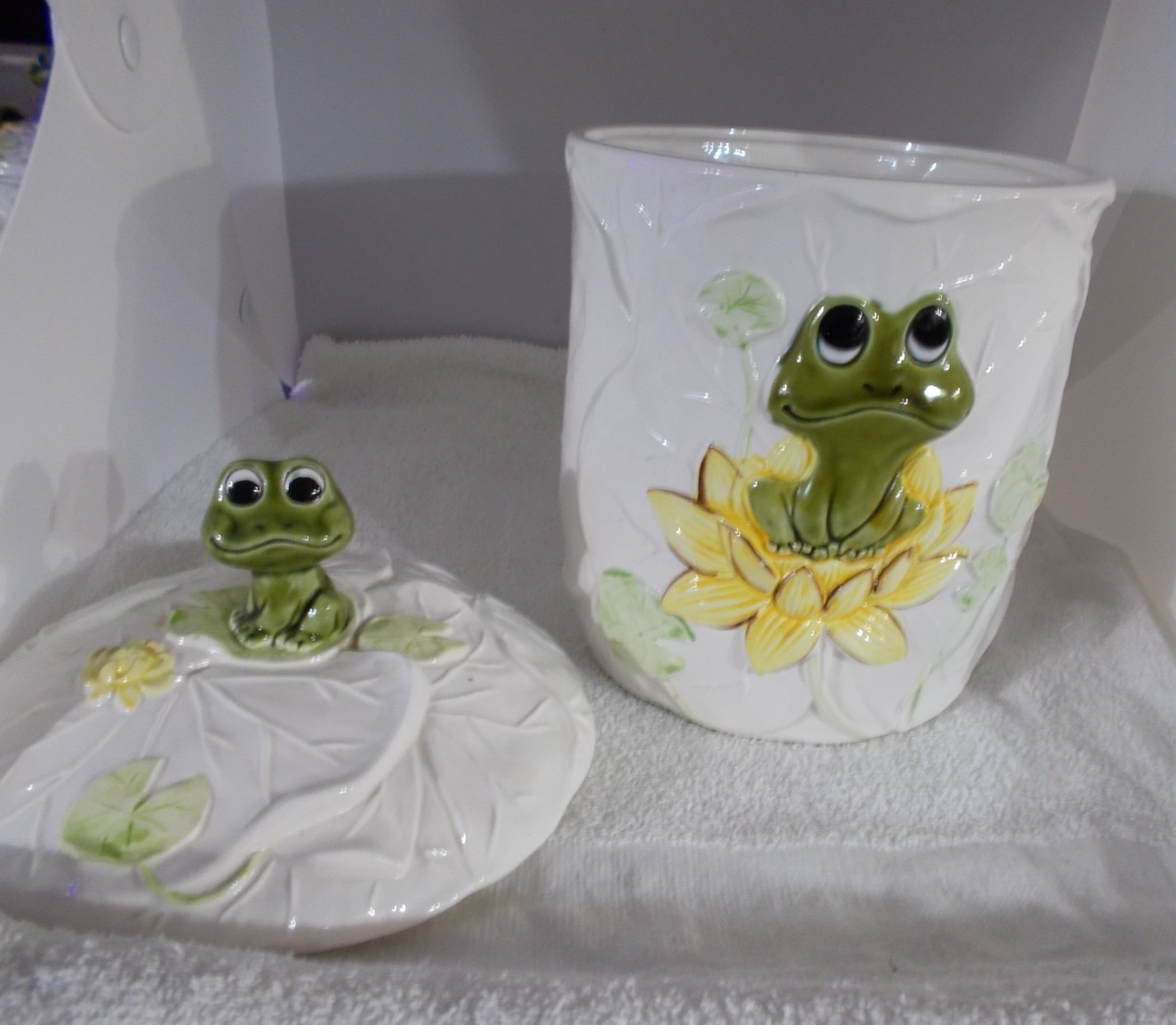 Vintage Sears Roebuck and Co Neil the Frog 7 in Canister Cookie