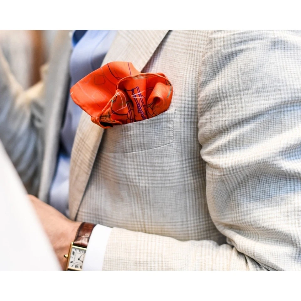 Cuadrado de bolsillo Mark Addison para hombre 100 % seda cóctel fiesta vibrante estampado naranja Foto 4 de 4