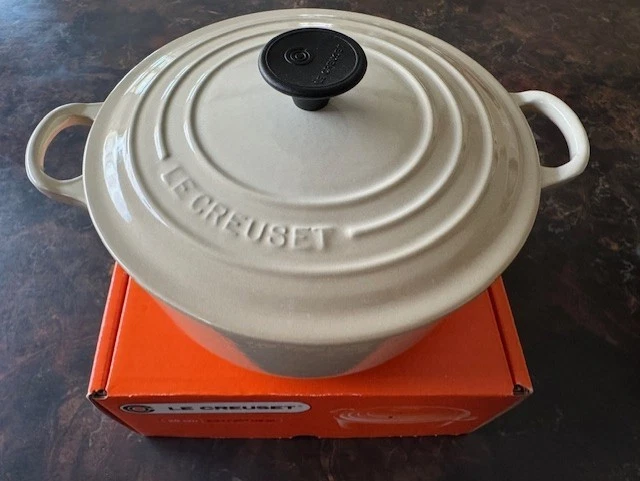 Le Creuset Round Dutch Oven (Cocotte Ronde) – 2.75 Qt – Dune w/Original Box