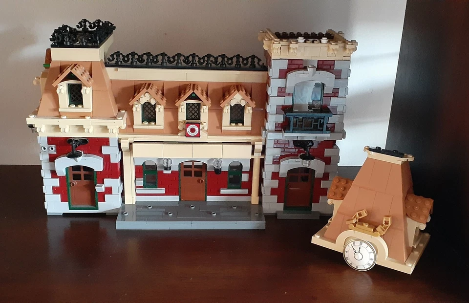 LEGO 71044 -  Disney Train and Station - Incomplete - Used - Image 2 of 4