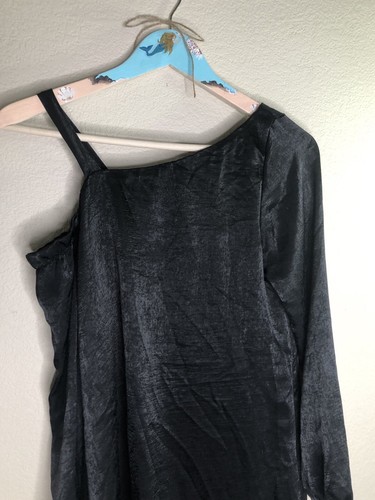 The Vanity Room Women’s Black Satin One Shoulder Sleeve dress XSP NWT LBD - Picture 3 of 6