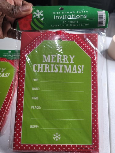 2 - 10ct RED & GREEN WITH WHITE DOTS MERRY CHRISTMAS INVITATIONS G11 - Picture 2 of 4