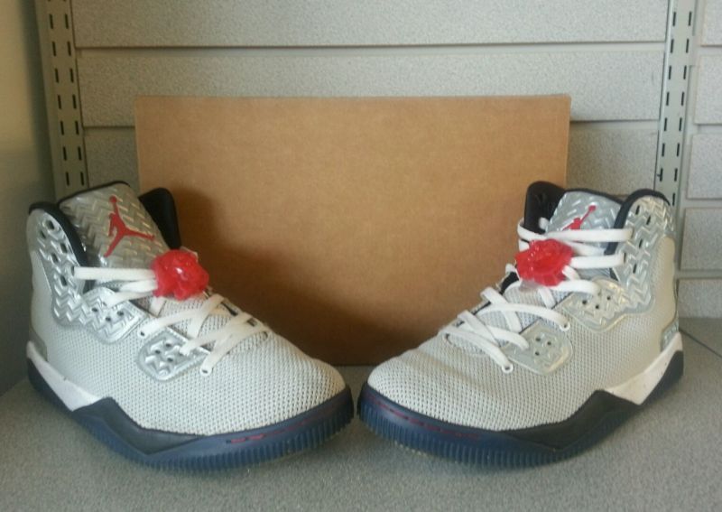 100% Authentic Nike Air Jordan Spike 40 PE. Mens Size 10. Spizike. 807451-101 100% Authentic Nike Air Jordan Spike 40 PE. Mens Size 10. Spizike. 807451-101