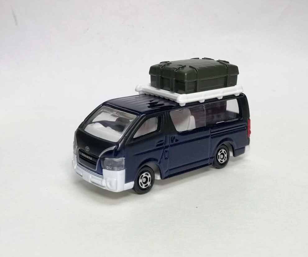 TOMICA Auto Camping Toyota Hiace 1/64 TOMY 2022 Aug New DIECAST
