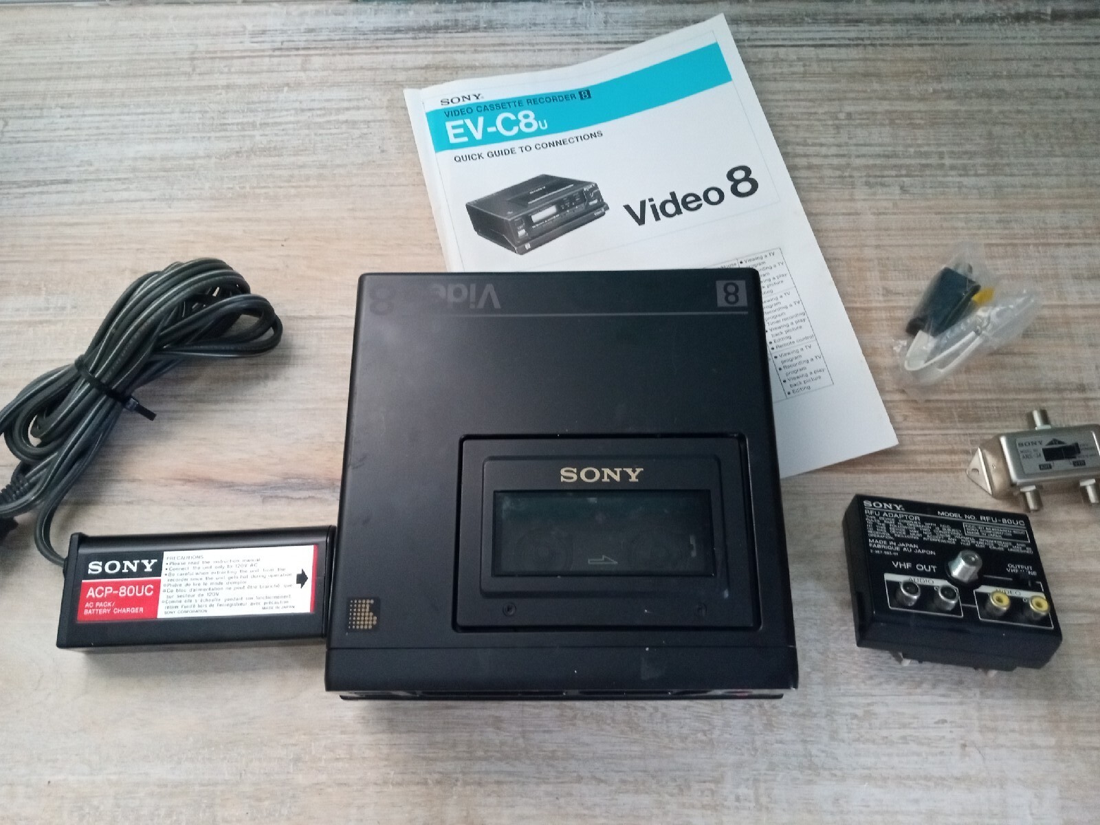Sony EVC8U Video Analog 8MM Video 8 Cassette Recorder Player RFU80UC
