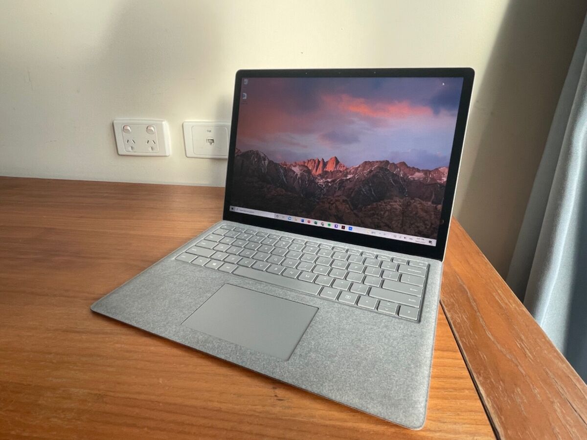 Microsoft Surface Laptop 2 13.5 Microsoft Surface Laptop 2 13.5