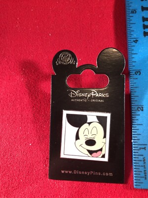 1 Disney Pin Mickey Mouse Large Face Laughing As Seen New on Card lot AD