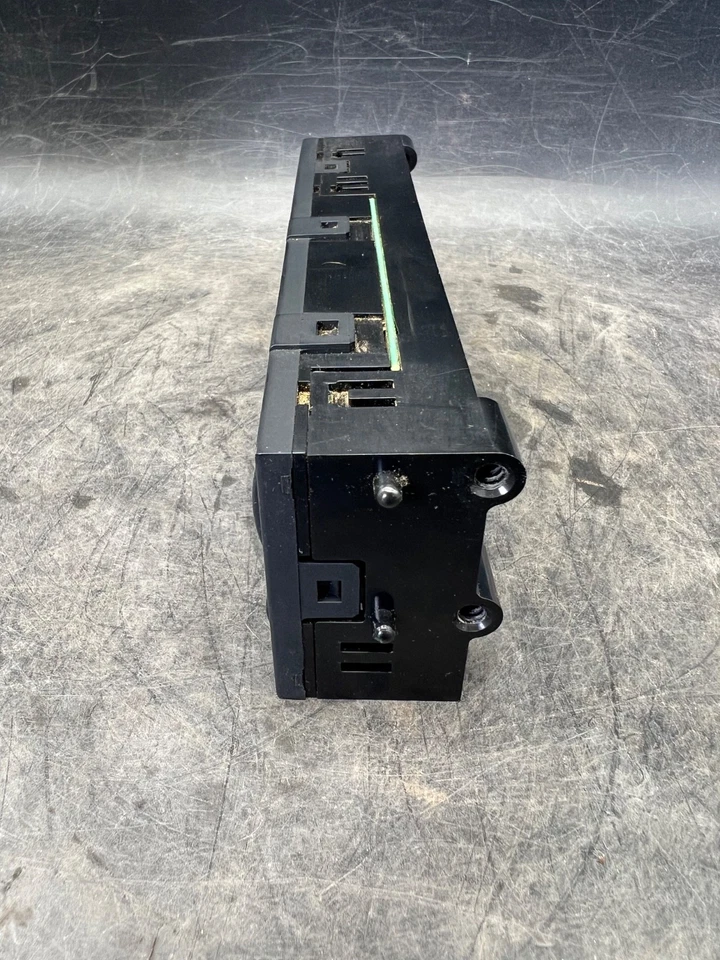 Conjunto de interruptor de módulo de control climático Infiniti Q45 1994-1996 OEM 2852567U01 Foto 2 de 4