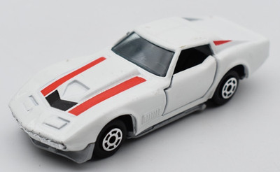 Yatming Chevrolet Chevy Corvette white. Vintage. Hong Kong. DieCast. 1/64
