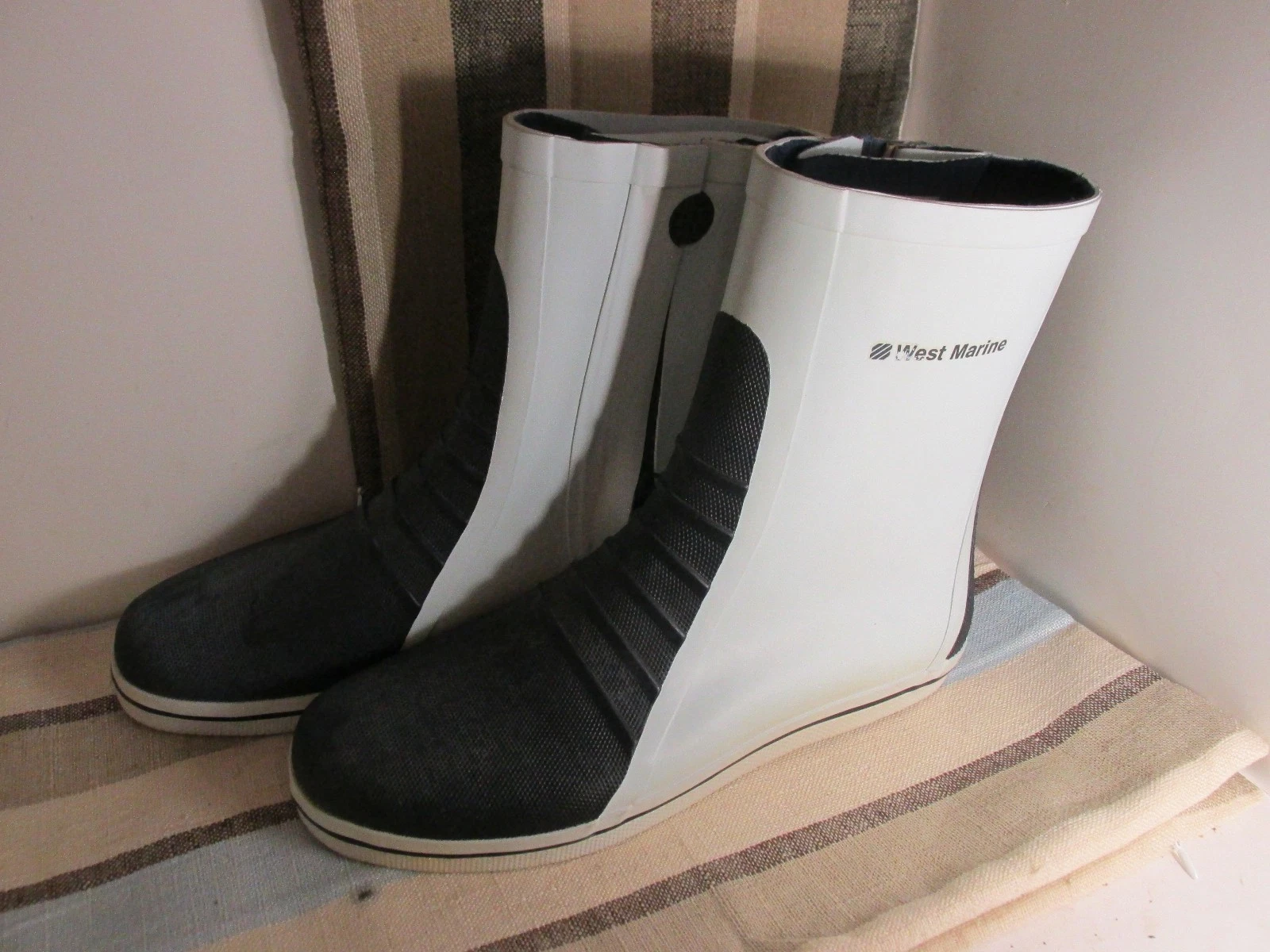 West Marine Sailing Boots Size 12 Ice Blue Deck Boot Anti Scuff Fishing Zipper