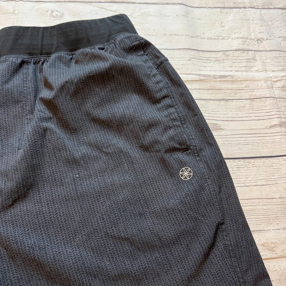 Pantalones Cortos Gaiam Atléticos Rendimiento para Correr Ropa Activa Gris Para Hombre Talla Mediana Foto 2 de 4