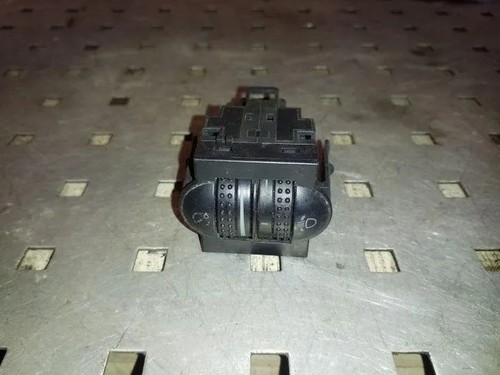 VW PASSAT Variant B5 3B6 Schalter zur Einstellung der Scheinwerferhöhe 26116811