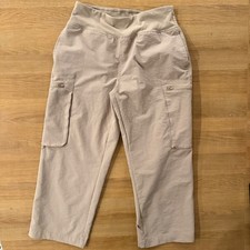 Sage Collective Textured Cargo Capris Women's M Beige Cropped Pants Pockets