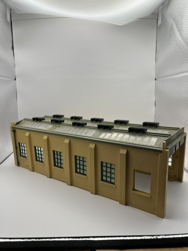 Hornby Dublo - 2 Track Engine Shed 1959