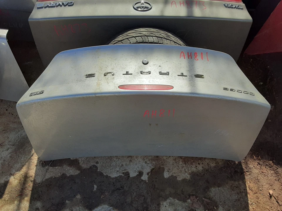 2001 - 2006 DODGE STRATUS TRUNK HATCH TAILGATE W/O SPOILER OEM - 170-01867 - Image 2 of 4