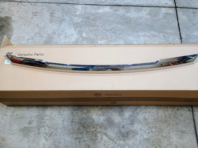 2021-2024 GMC YUKON SLT / YUKON XL SLT HOOD MOLDING CHROME TRIM 84341122 OEM