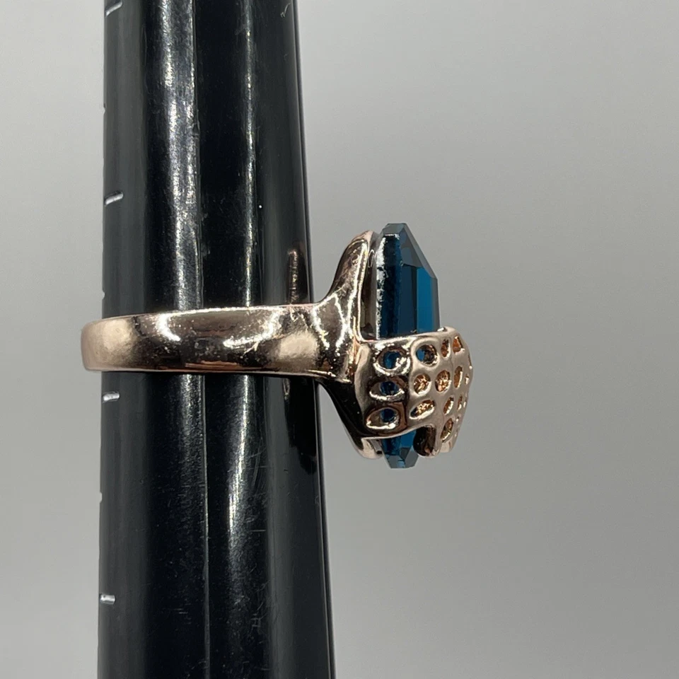 Anillo de diamantes de imitación ovalados azul aguamarina leopardo relleno de oro rosa talla 7,75 Foto 4 de 4