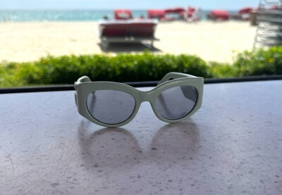 Gucci GG1544S 003 Brand New Green Green Grey Oval Sunglasses  display picture 1