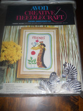 AVON CREATIVE NEEDLECRAFT FRIENDS CREWEL KIT 10" X 14"