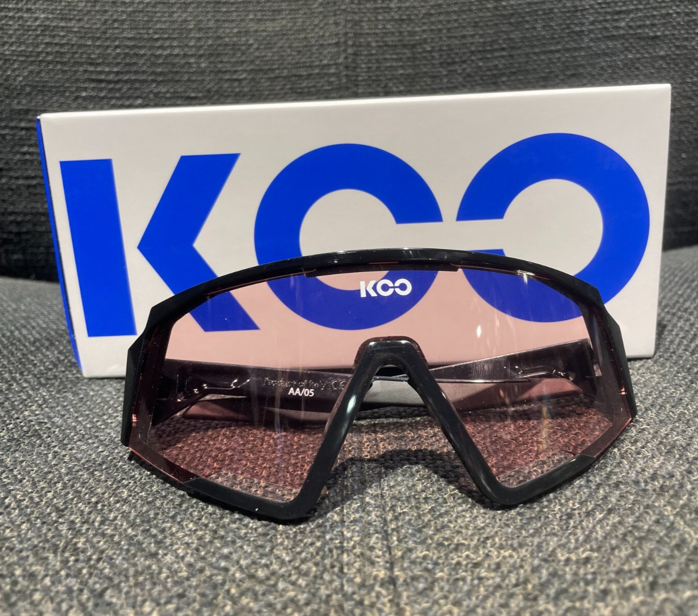 Koo Spectro Black Frame Photochromic Pink Lenses Uni Cycling glasses